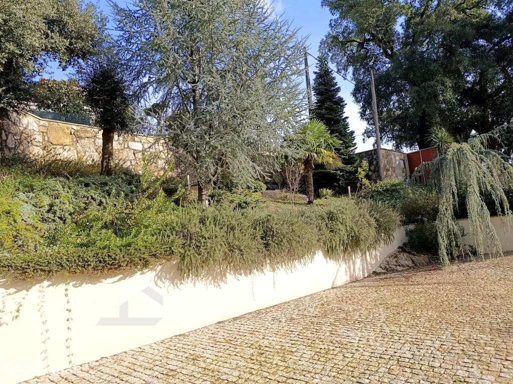 Moradia T4 em pedra, com piscina em Airó - Barcelos-43