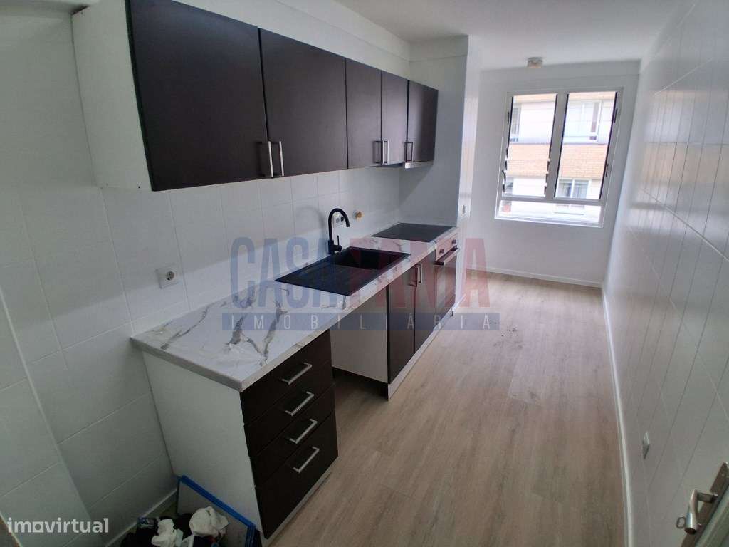 T3 Totalmente Remodelado Em Baguim Do Monte