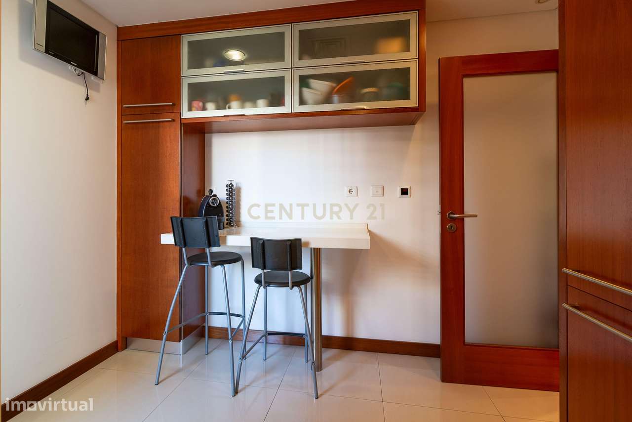 Apartamento T1 nas Colinas do Cruzeiro com Arrecadação e Parqueamento-15