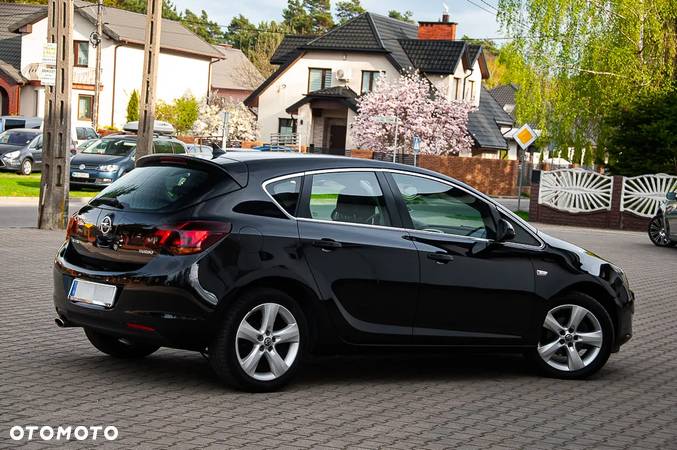 Opel Astra 1.4 Turbo Cosmo - 3