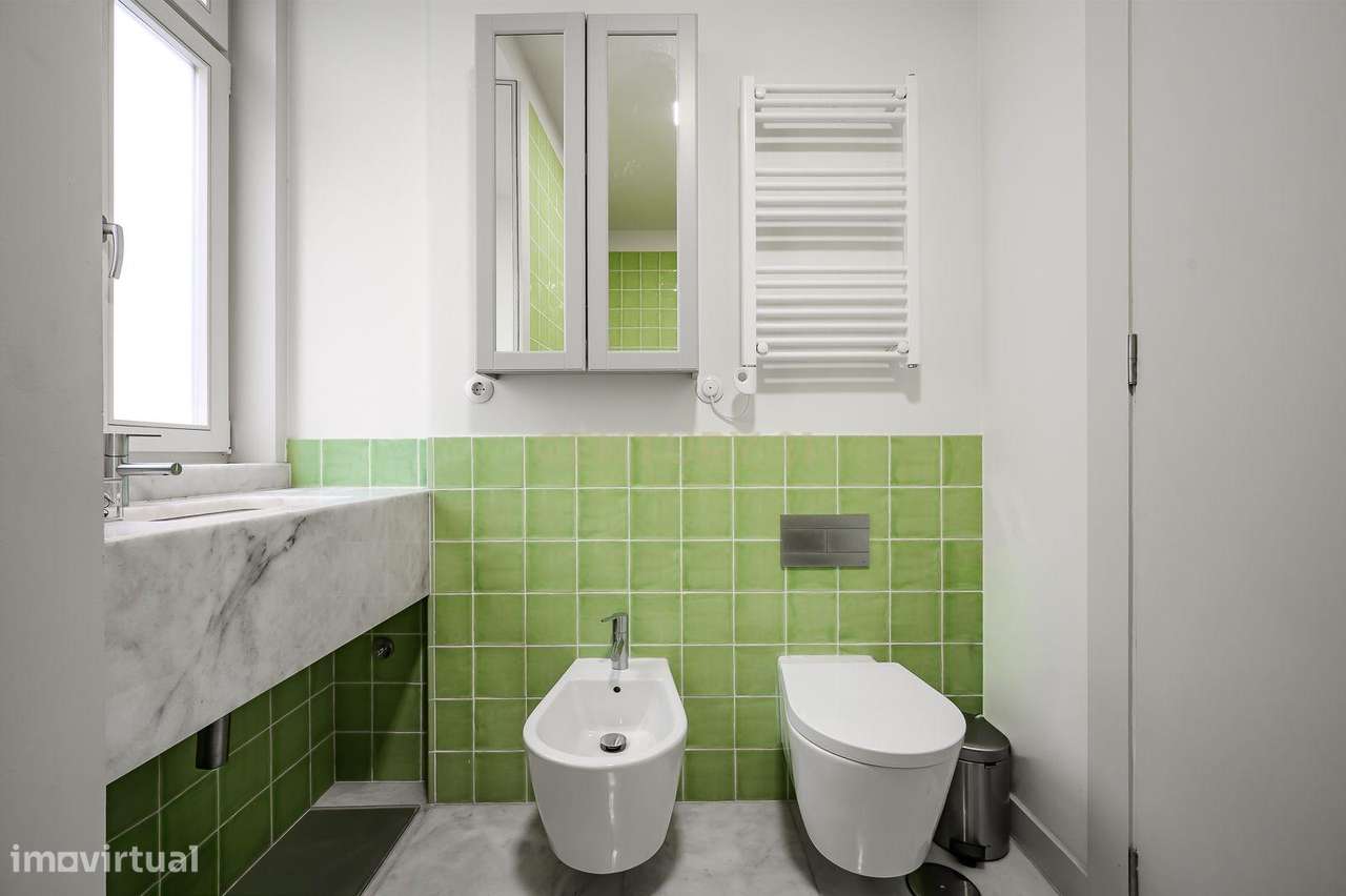 Apartamento T2 de Luxo com Varanda a Sul, Vista Rio e Prédio Totalment-20