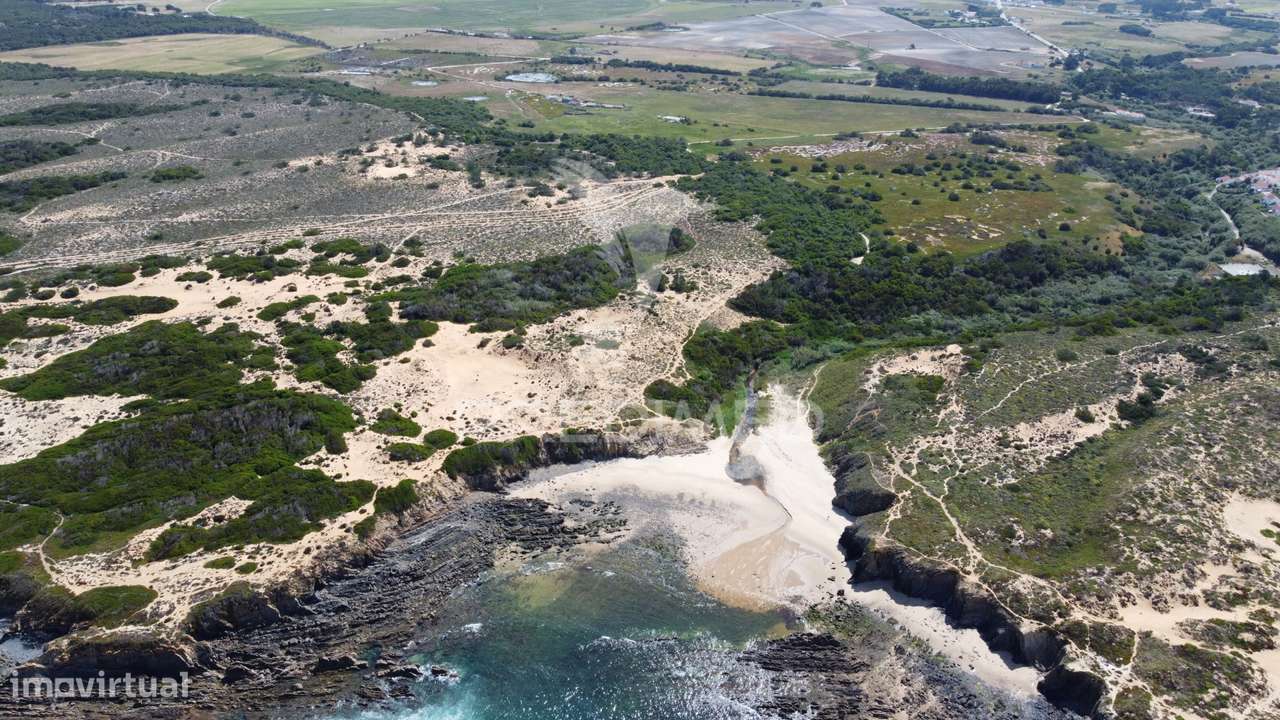 Herdade confinante com praia e linha mar - Grande imagem: 4/36