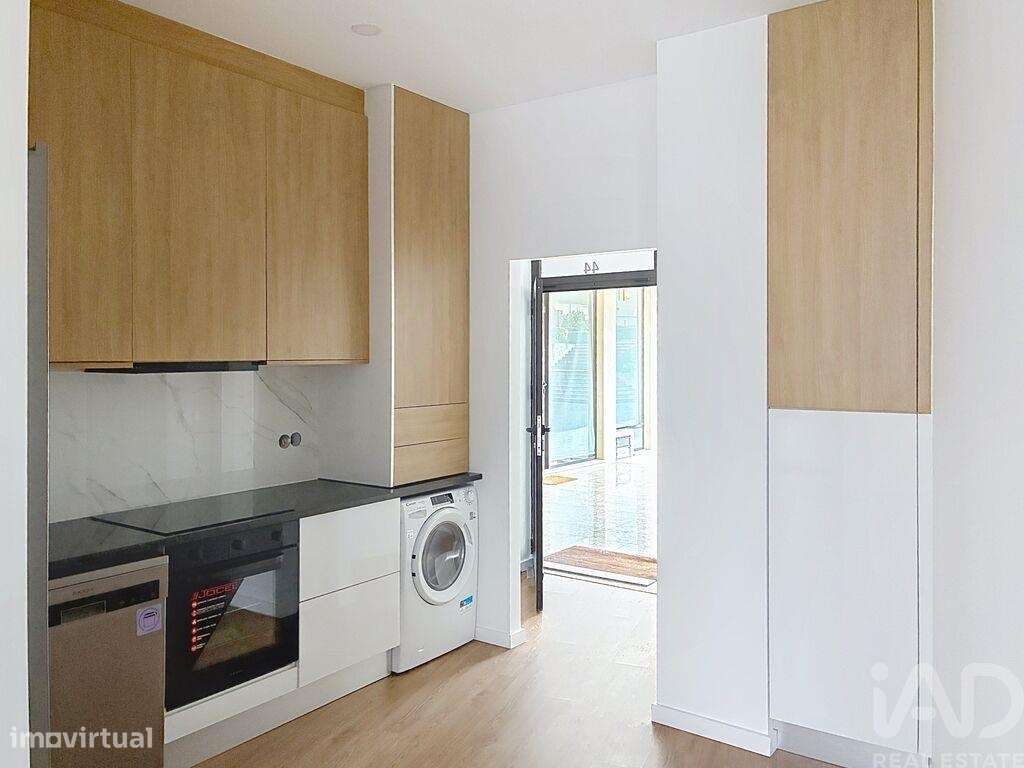 Apartamento T2 Em Paredes De 75 M2