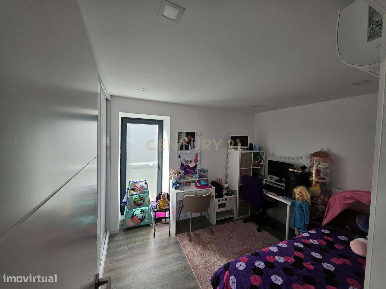 Moradia T3 com Piscina e T1 Independente em Brufe – Vila Nova de Famal-8