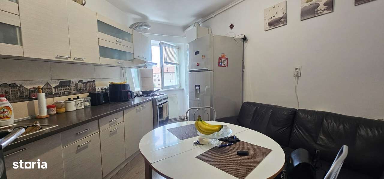 Vand apartament 3 camere,confort 1, decomandat, Str.Siretului-3