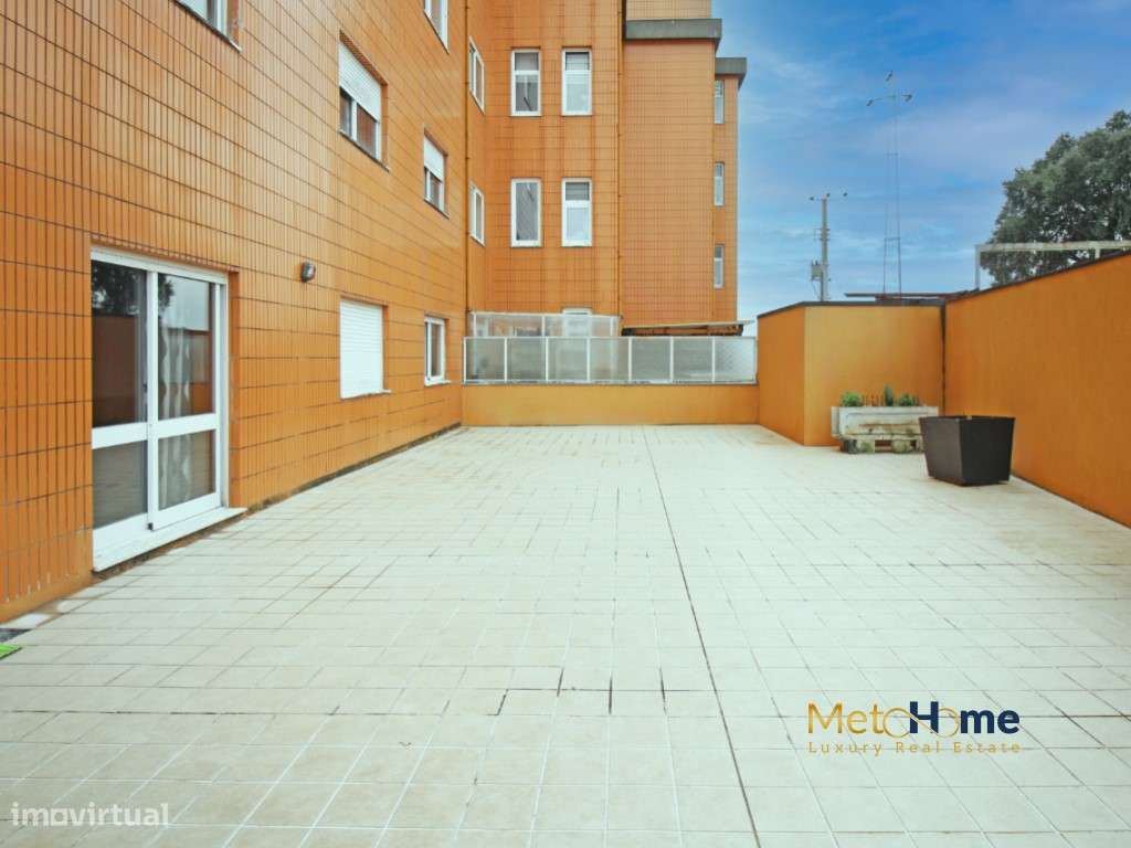 T2 com Terraço Privativo e Áreas Amplas - Areosa, Porto-25