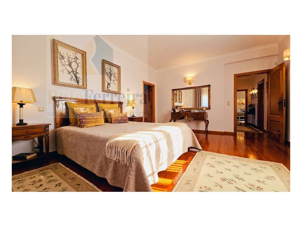 Moradia Isolada com amplo espaço exterior !!-33