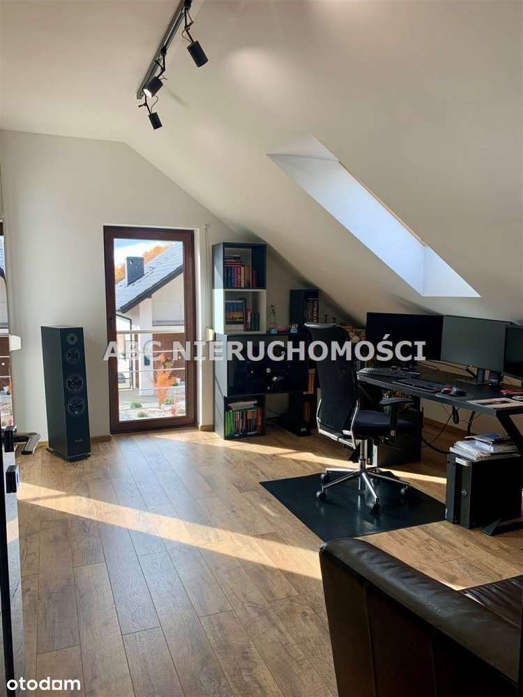 Luksusowy Dom Graniczący Ze Ścianą Lasu!-17