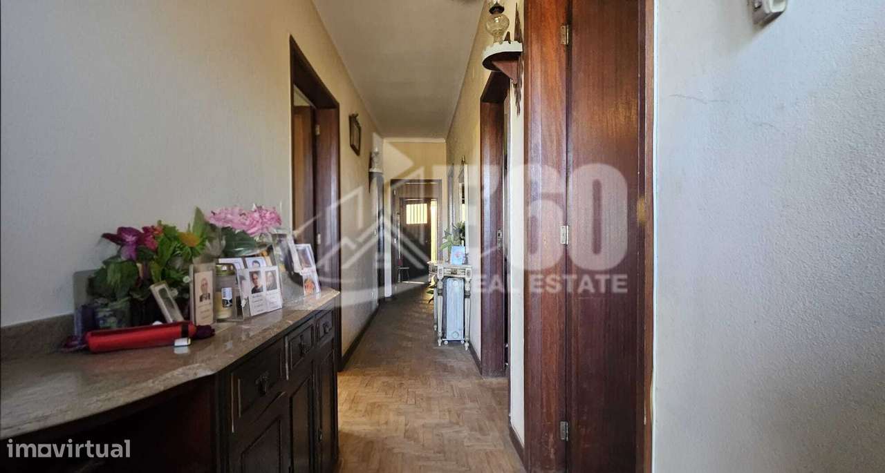 MORADIA TÉRREA COM 4 FRENTES E TERRENO DE 2.375M2 PARAMOS-7