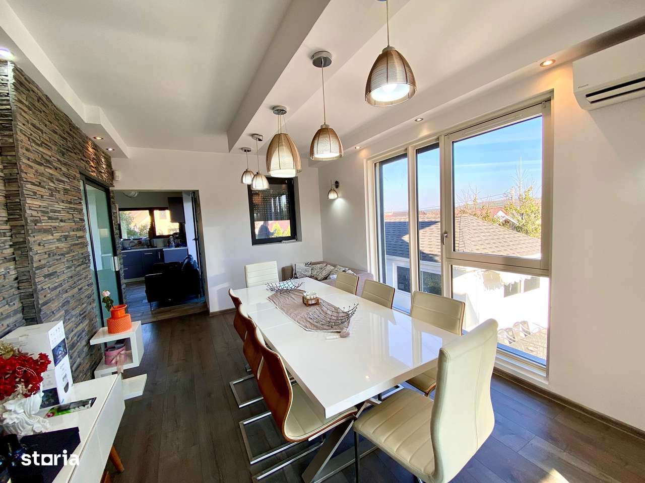 Vila cu piscina 300 mp+ 1200 mp teren-13