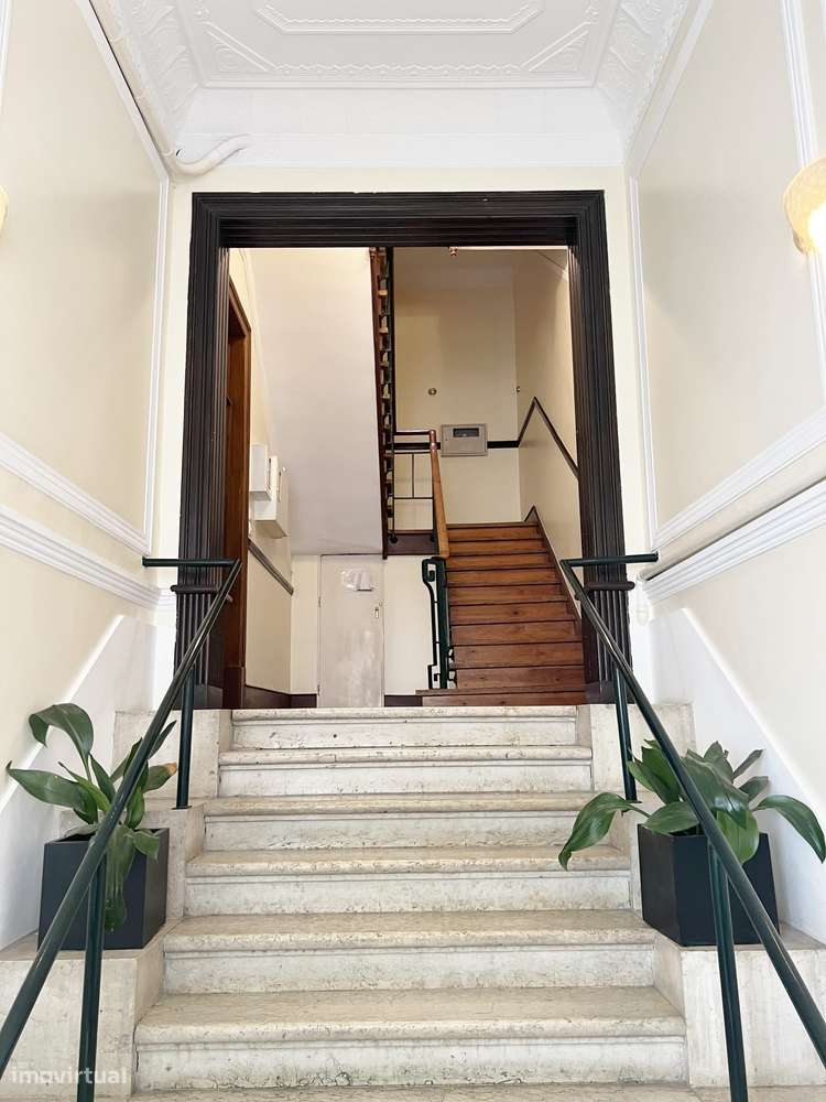 Apartamento T2+1 junto à Gulbenkian-13