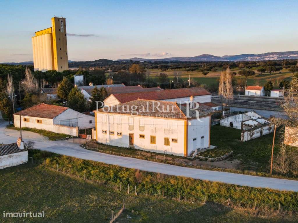 Quinta para investimento com 3 ha e várias construções - Grande imagem: 4/60