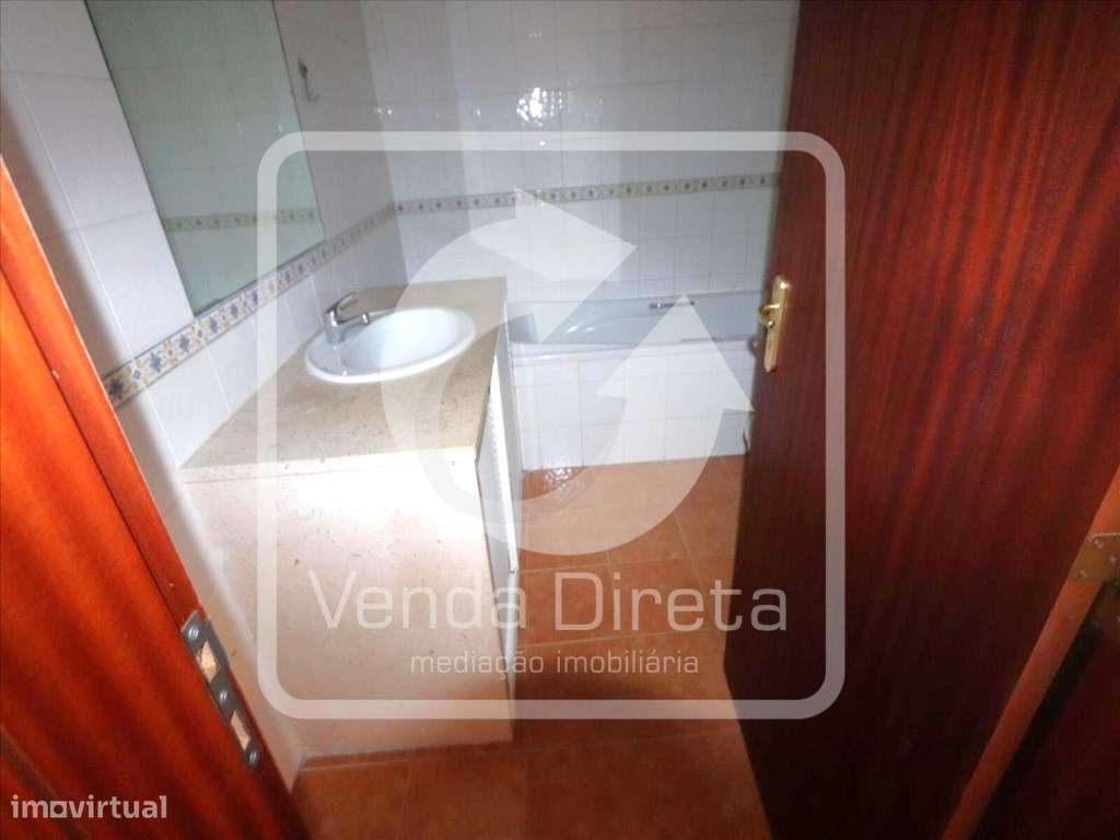 Apartamento T3 com 144² no Alto do Seixalinho | Perto da Estação Fe...-16