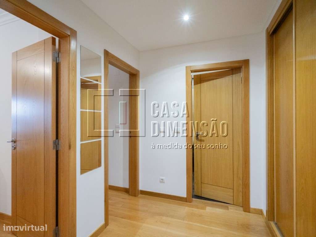 Apartamento de tipologia T2 na Serra de Carnaxide, como NOVO!!-29