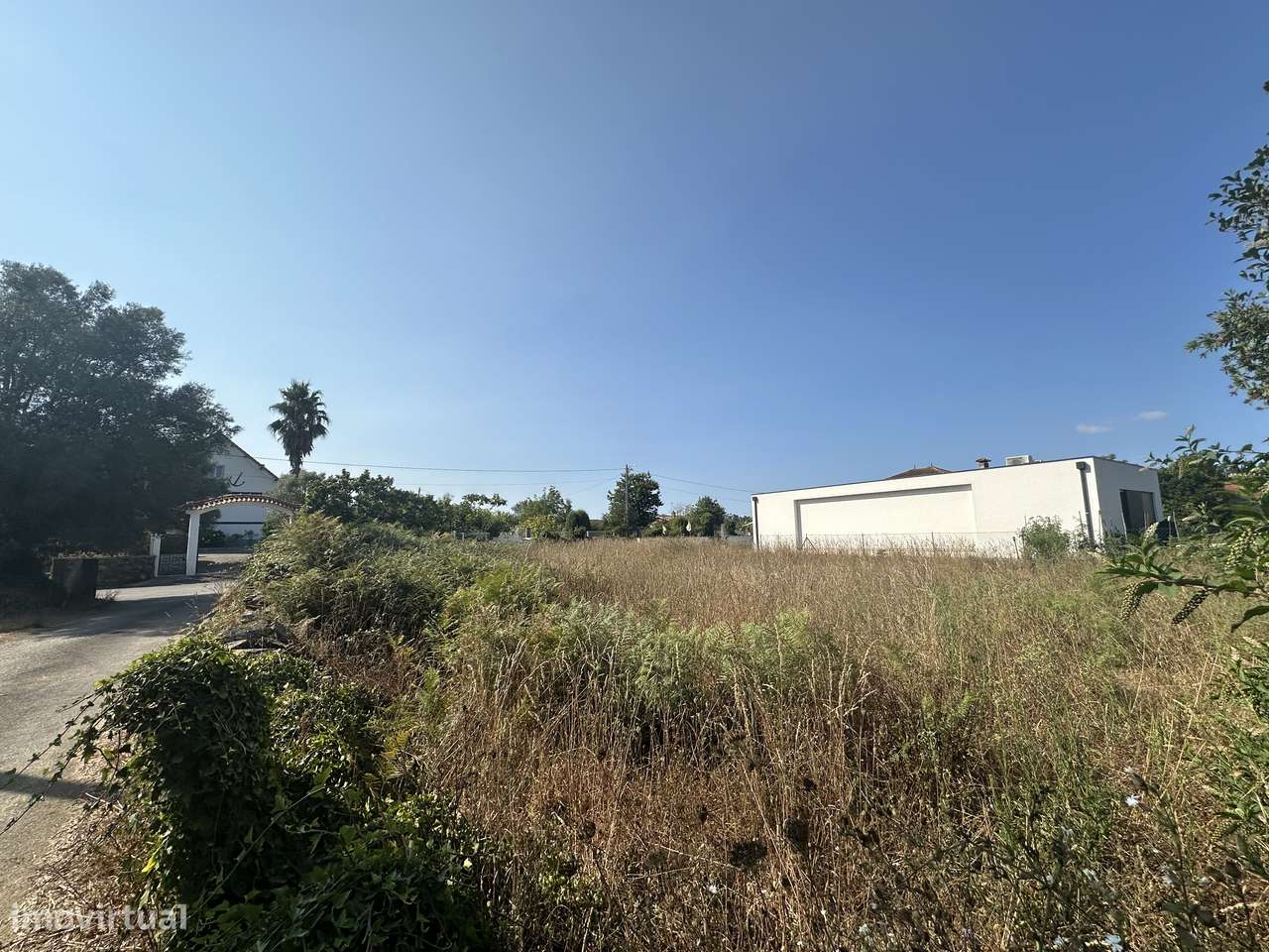 Terreno com cerca de 637m2 em Vila Mou - Grande imagem: 3/5