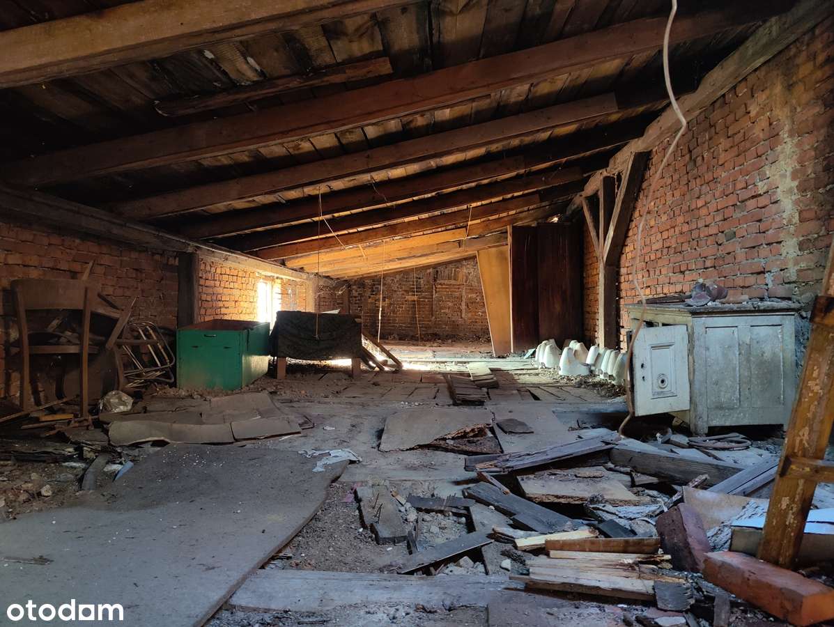 Na sprzedaż budynki do remontu w podwórzu kamienicy-13
