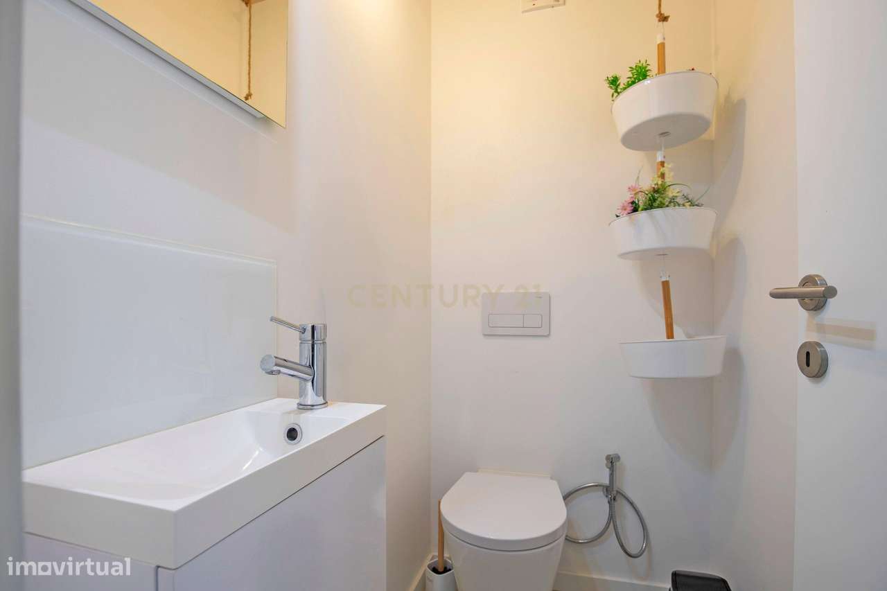 Moradia Contemporânea T3 com Terraço no Coração do Bairro do Troino –-36