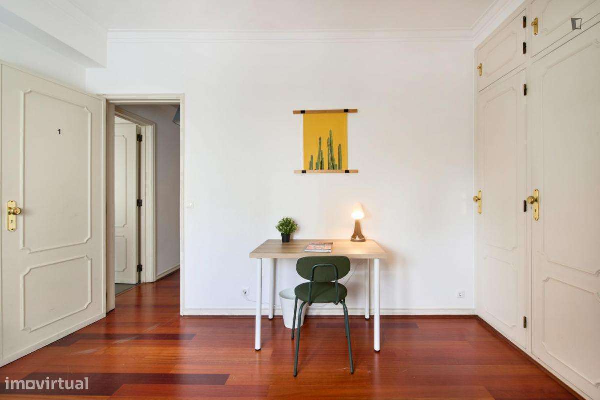 Quarto - localizado em Benfica Lisbon - Grande imagem: 4/12