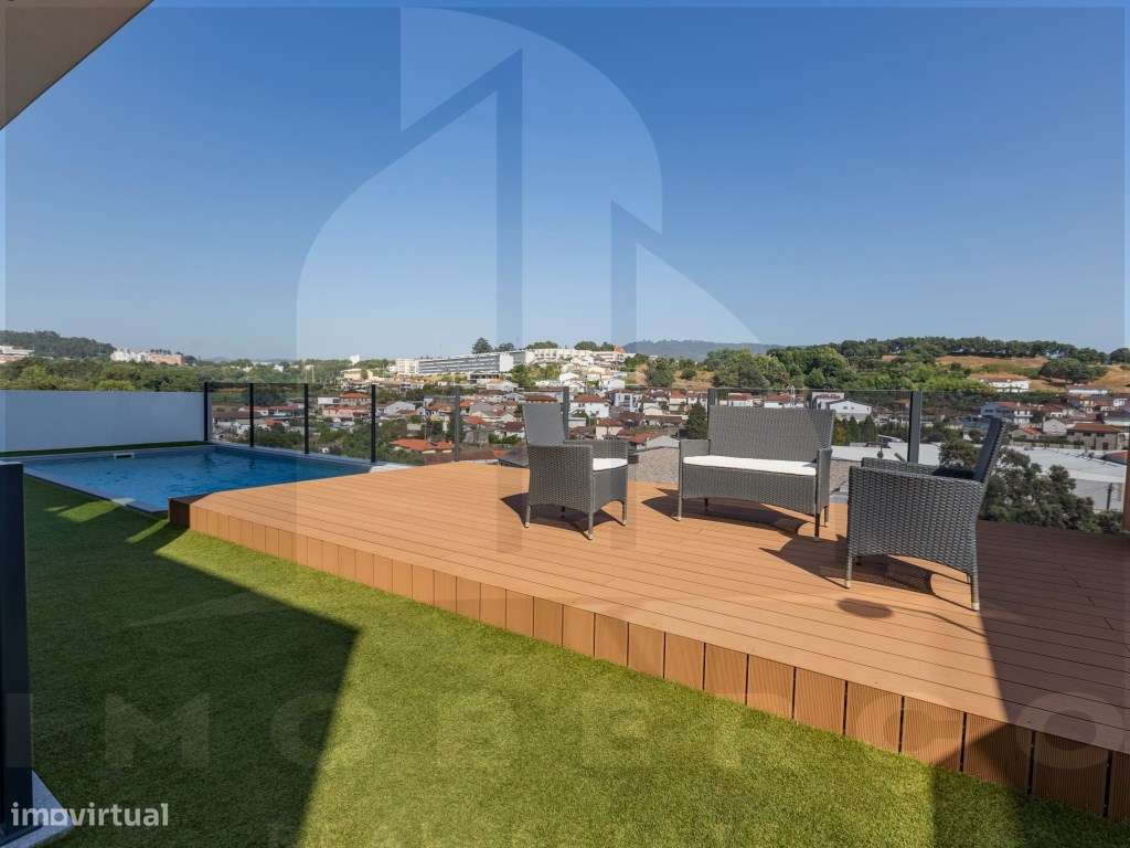 Moradia T3 de Luxo em Creixomil - Como Nova-7