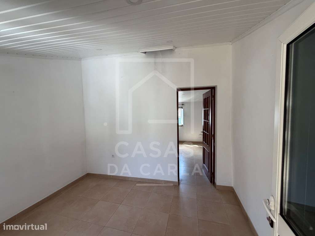 Moradia T2+2 com logradouro e garagem em Faro do Alentejo-17