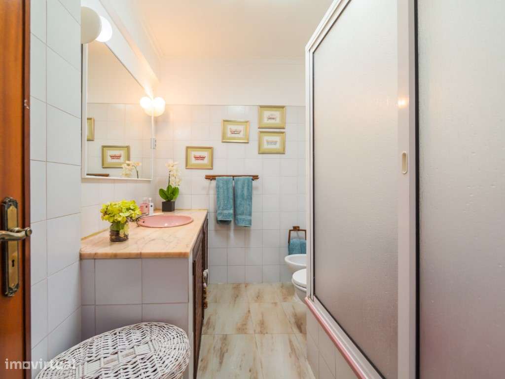 T2 Massamá junto ao Shopping - Espaço, Luz e Excelente Localização-13