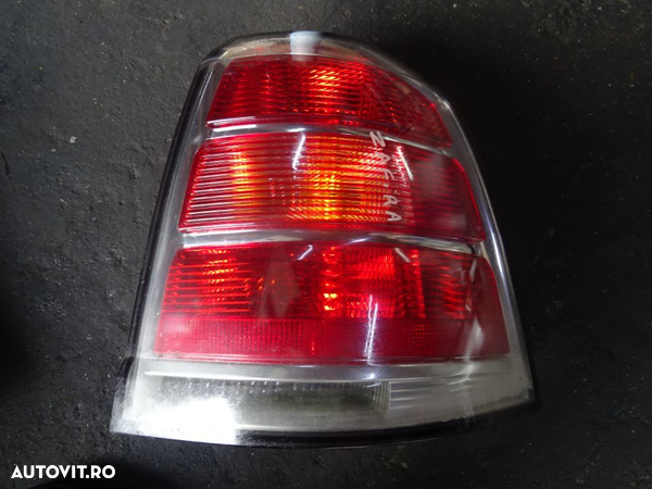 Vand Stopuri Opel Zafira B din 2007 volan pe stanga cod: 24451843-R - 3