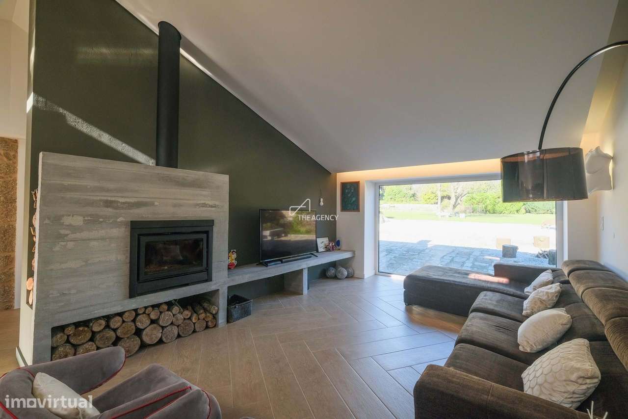 Quinta renovada com grande terreno privado em Vila Nova de Gaia - Grande imagem: 5/38