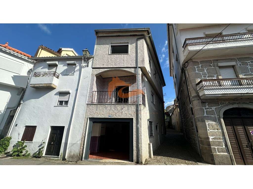 Moradia com 3 quartos e garagem pronta a habitar localizada no cent...-15