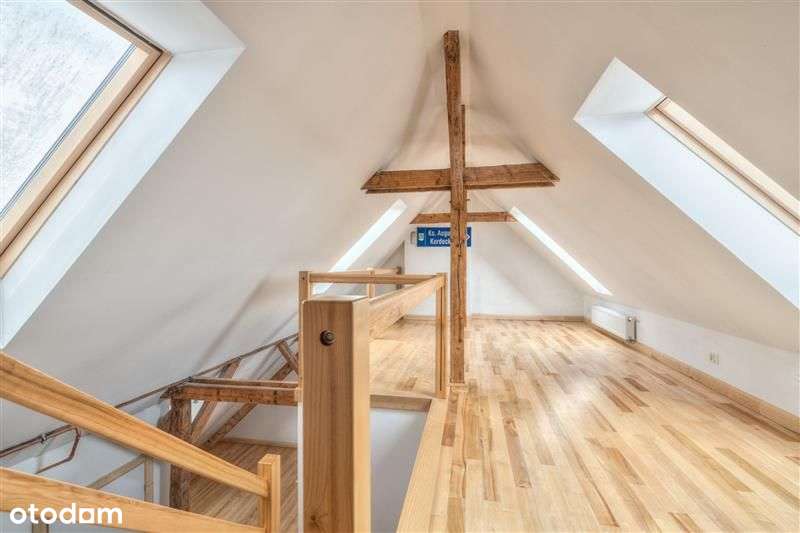 Klimatyczne słoneczne mieszkanie na poddaszu z balkonem-14