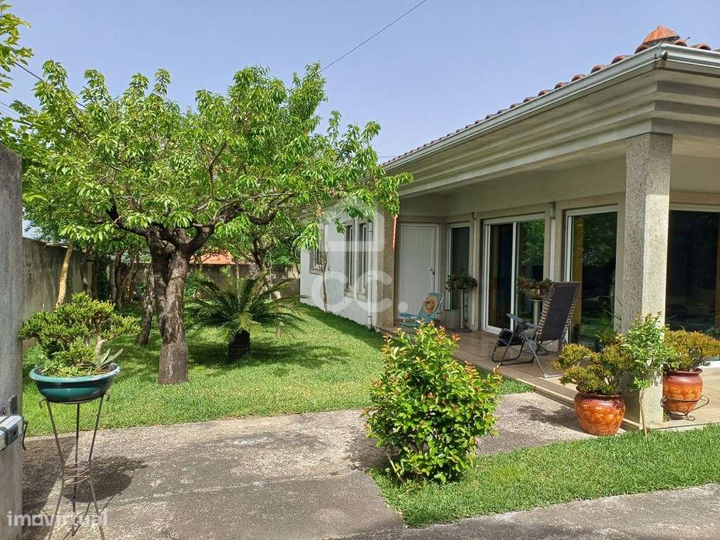 Moradia Térrea T4 em Palmeira, Santo Tirso-10