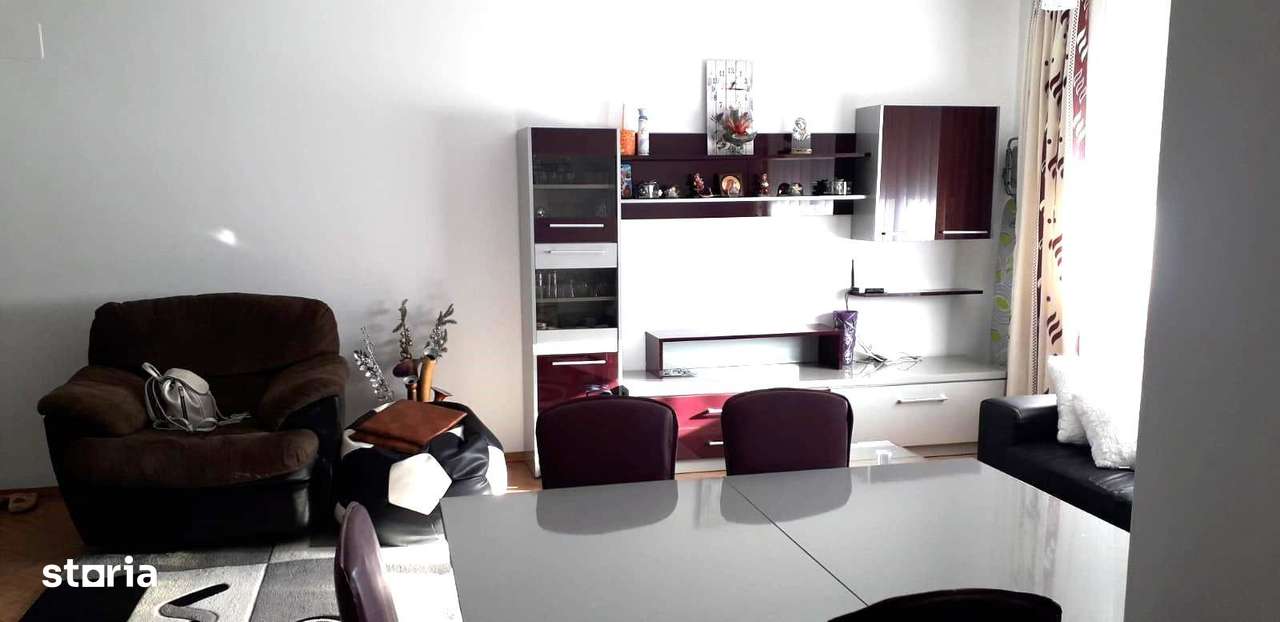 Apartament 3 camere Tractorul - Imagine principală: 1/15