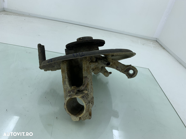 Fuzeta fata dreapta VW GOLF 5 1.4 i BCA 2003-2007 - 3