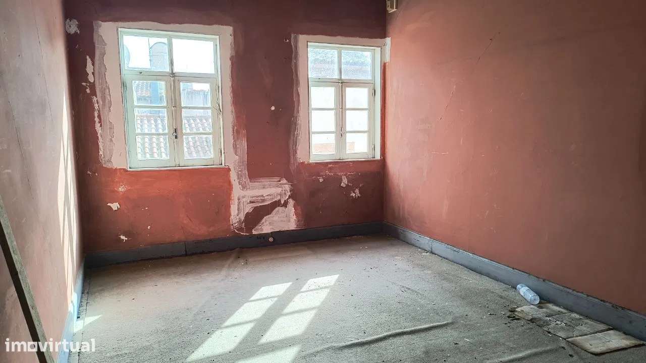 Prédio para Recuperar na Baixa de Coimbra-21