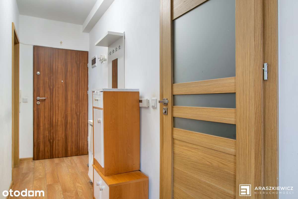 USTAWNE 2-pokojowe M z balkonem i miejscem parkingowym z 2016 r.!-9