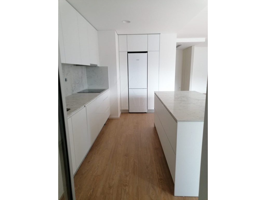 Apartamento T4 - 2º andar - Novo