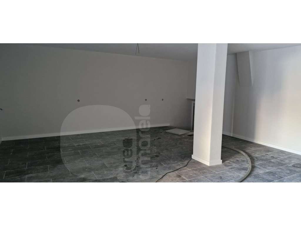 Moradia T4 em Banda, em excelente localização , Alcochete - Grande imagem: 5/14