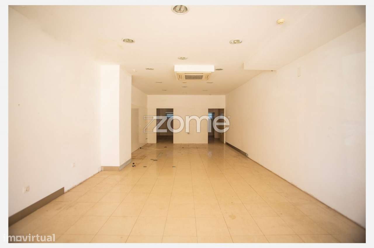 Loja em Lordelo do Ouro, Porto - Grande imagem: 2/13