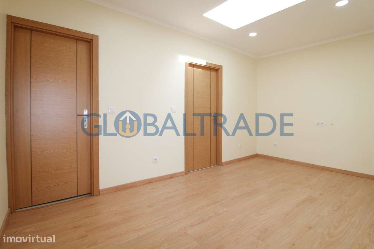 Moradia Térrea T3 totalmente renovada em Campanhã-5