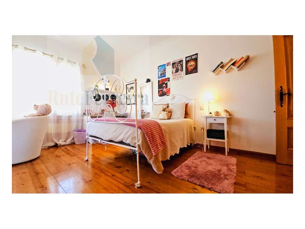 Moradia Isolada com amplo espaço exterior !!-36