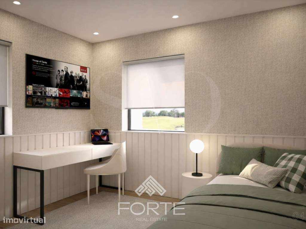 Moradia T3 com Piscina no centro de São João da Madeira-27