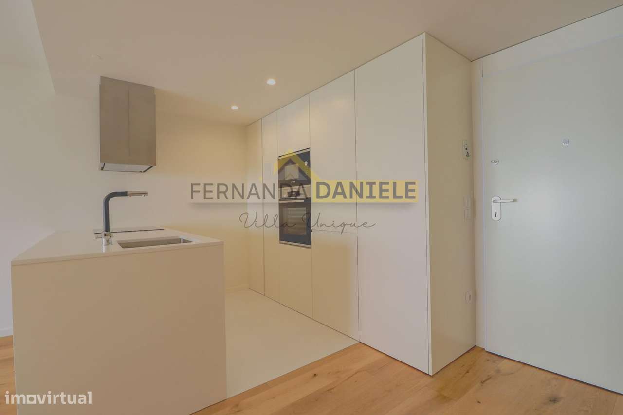 ARRENDAMENTO - Apartamento T1 Mobilado em São Felix da Marinha. - Grande imagem: 4/46