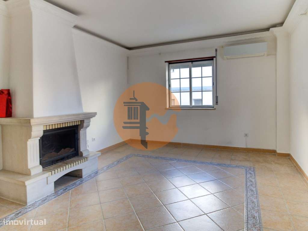 Apartamento T2 com 2 WC Renovado com lugar de parqueamento em garag... - Grande imagem: 3/34