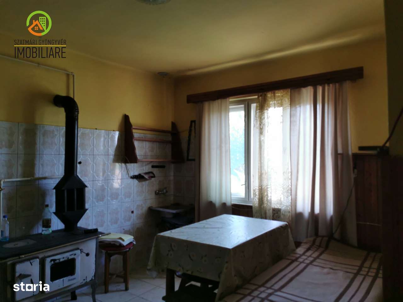 Casă cu teren mare, Acățari-1