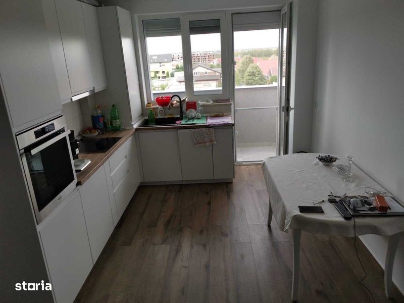 Vand apartament 2 camere mobilat.