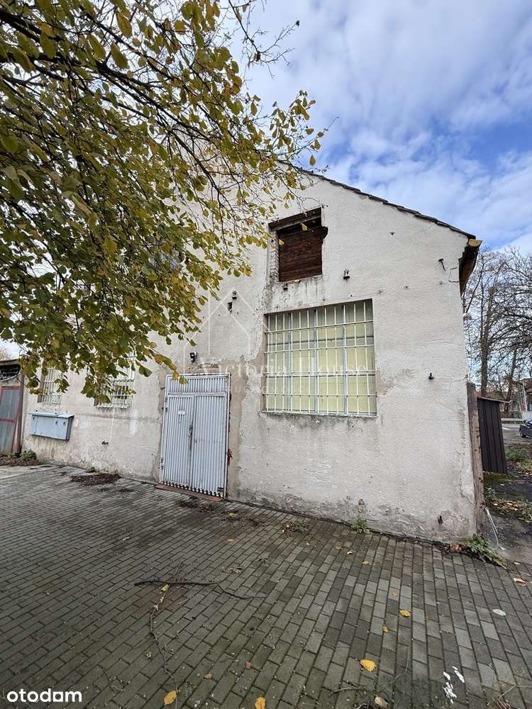 Teren usługowy z zabudowaniami.-10