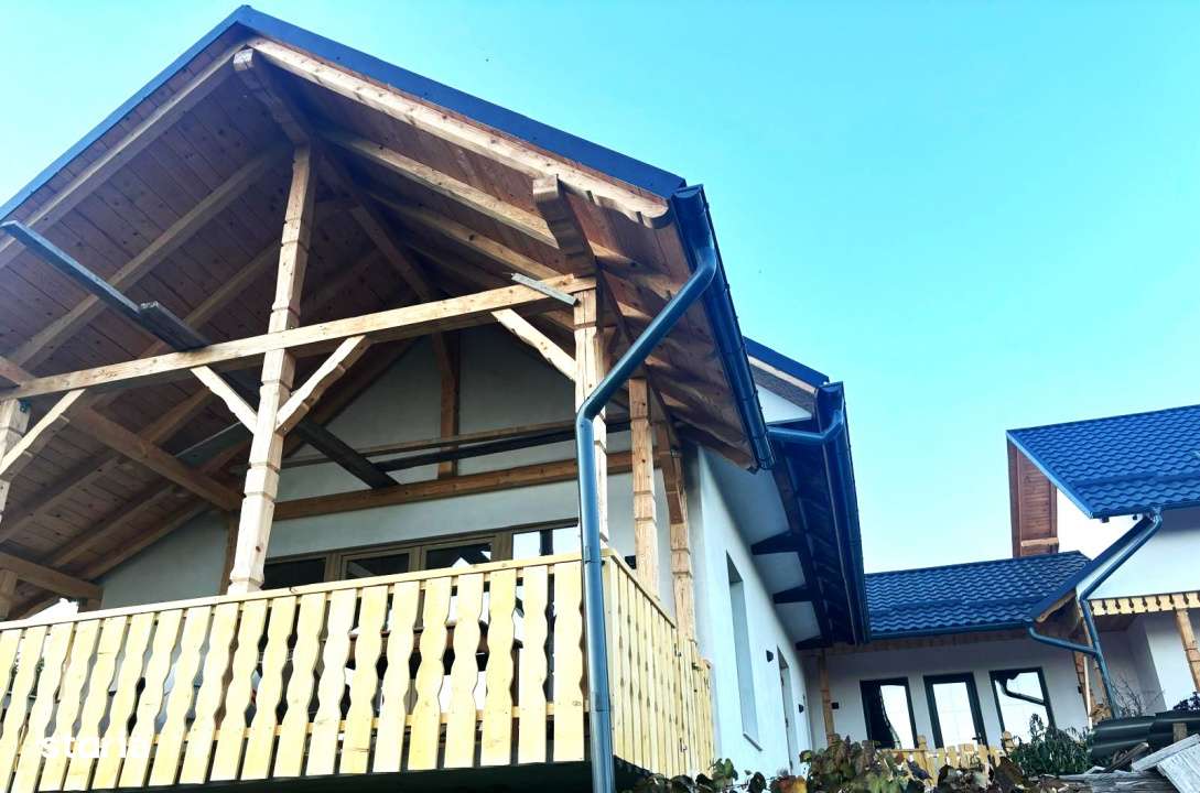 Casa de  vis la tara - vedere panoramica - living 60 mp - in inima  Ca - Imagine principală: 4/19