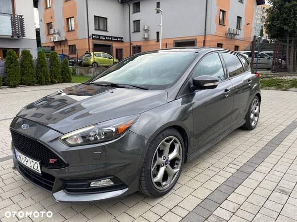 Ford Focus 2.0 EcoBoost ST - 1