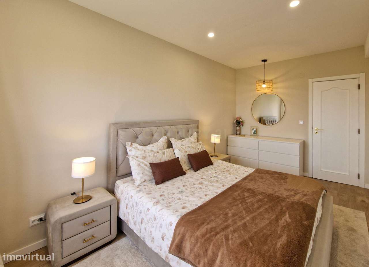 Excelente apartamento de 4 assoalhadas RENOVADO recentemente, com ampl-13