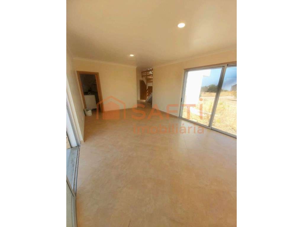 Moradia T3 como Nova - Grande imagem: 4/29