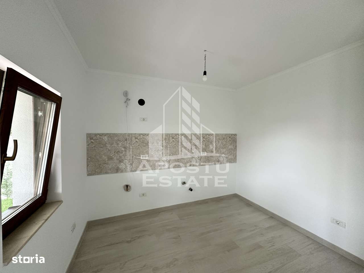 Jumatate de duplex despartit prin camera tehnica, Dumbravita - Imagine principală: 5/10